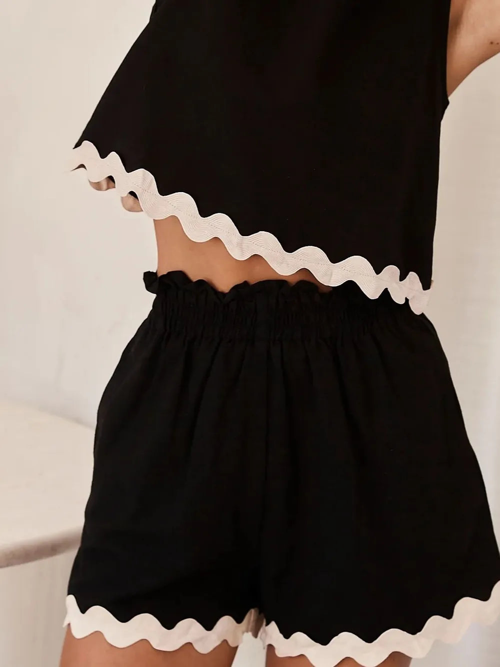 Contrast Trim Round Neck Tank and Shots Set Carauana Store