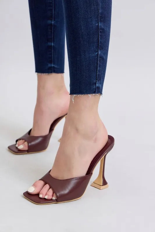 Judy Blue Full Size Mid Rise Skinny Jeans with Raw Hem Plus Size Carauana Store